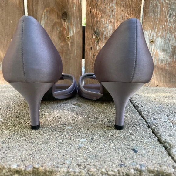 NINA Women’s Gray Satin Fabric Open Toe Heel Pump Size 7.5 - Picture 5 of 11